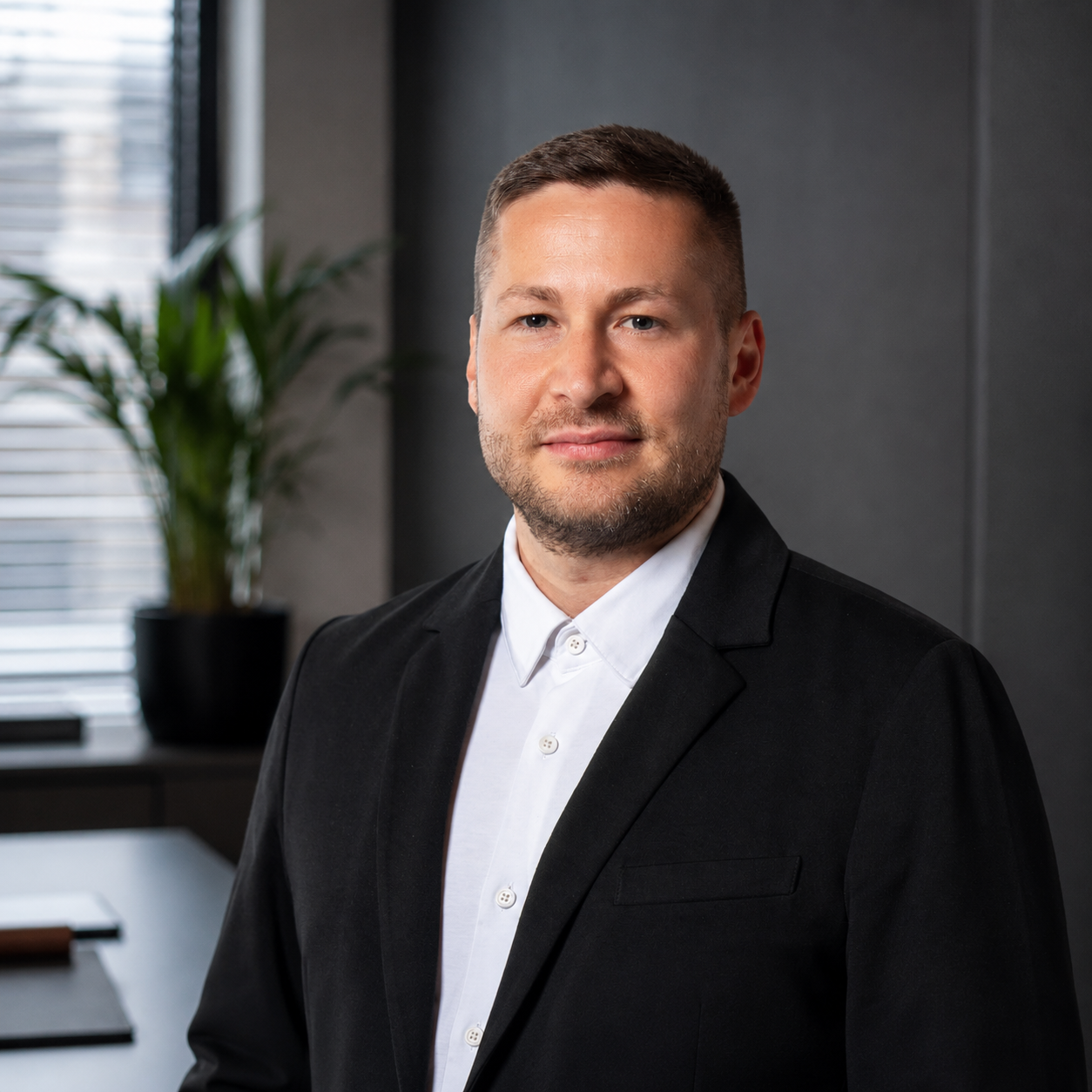 Finanzberater Gökhan Isal von Fit Finanz in Göppingen